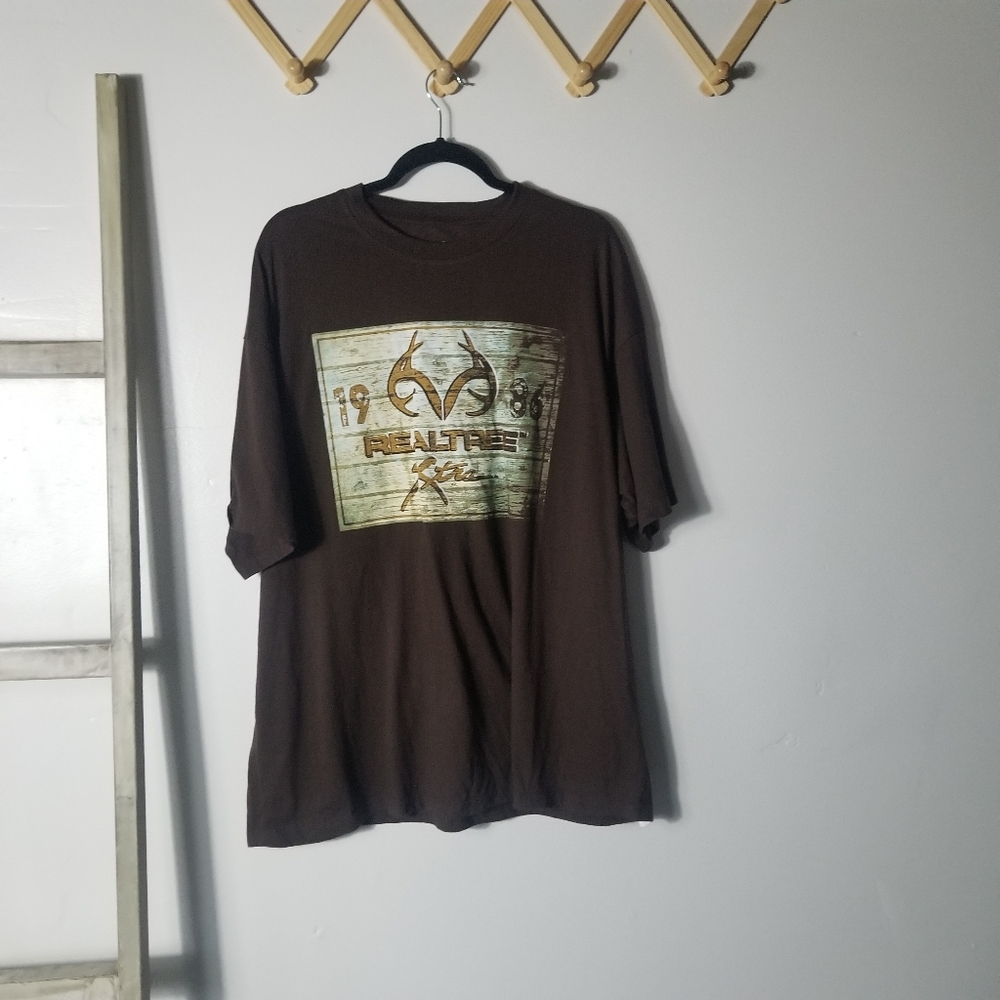 REALTREE MEN'S BROWN GRAPHIC TEE SIZE 2XL